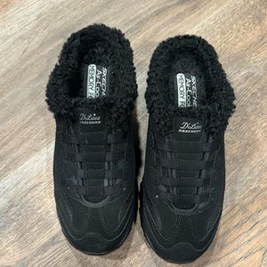 Skechers Fleece Lined DLites Black Slip-on Shoe